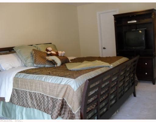 Building Photo - 8530 Tidewater Dr