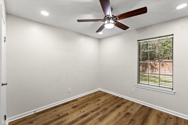 Building Photo - 3315 Beaver Glen Dr