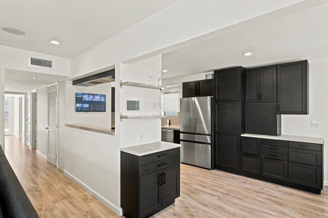 Building Photo - Privateer Duplex