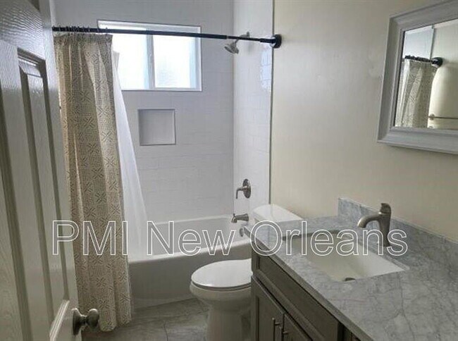 Building Photo - Single Family Home