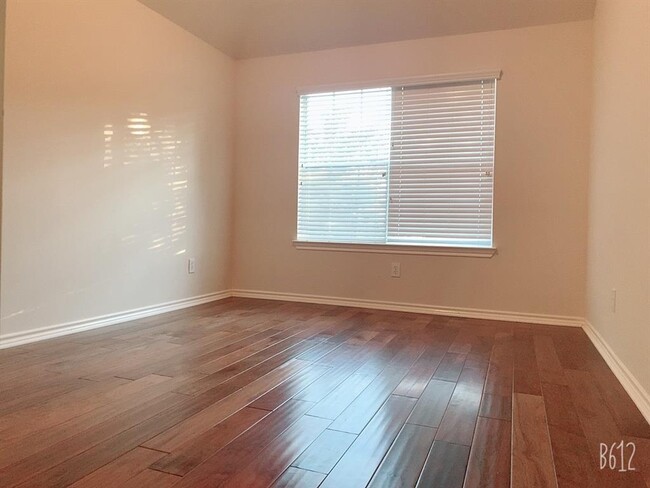 Building Photo - 16422 Pinon Vista Dr