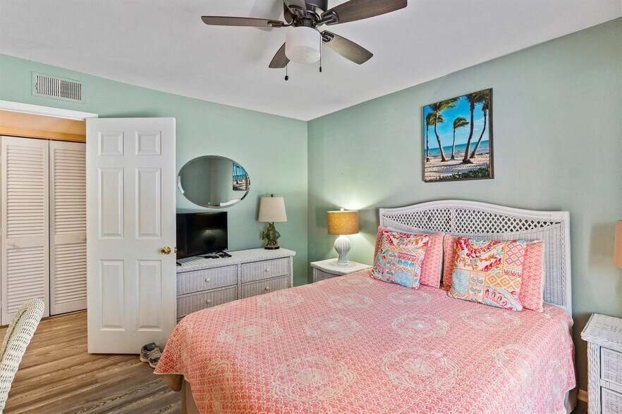 Building Photo - 3585 41st Way S