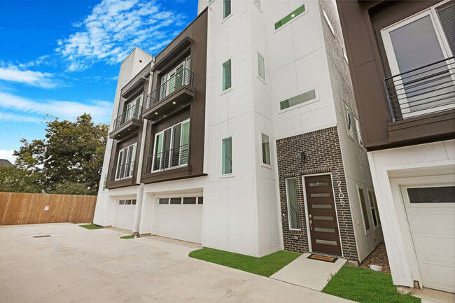Building Photo - 2103 McGowen St