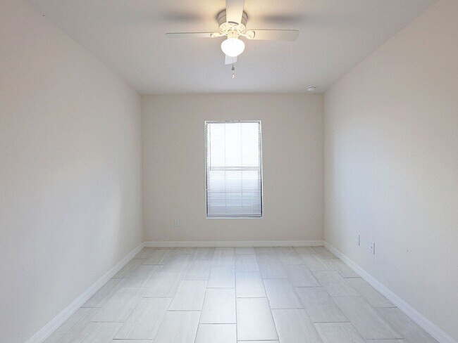 Building Photo - Cape Coral 828