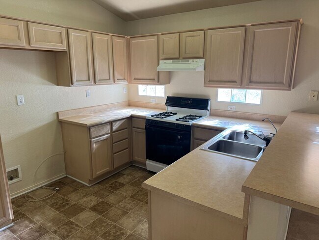 Building Photo - DEL WEBB 55+ COMMUNITY SINGLE STORY 2 BED,...