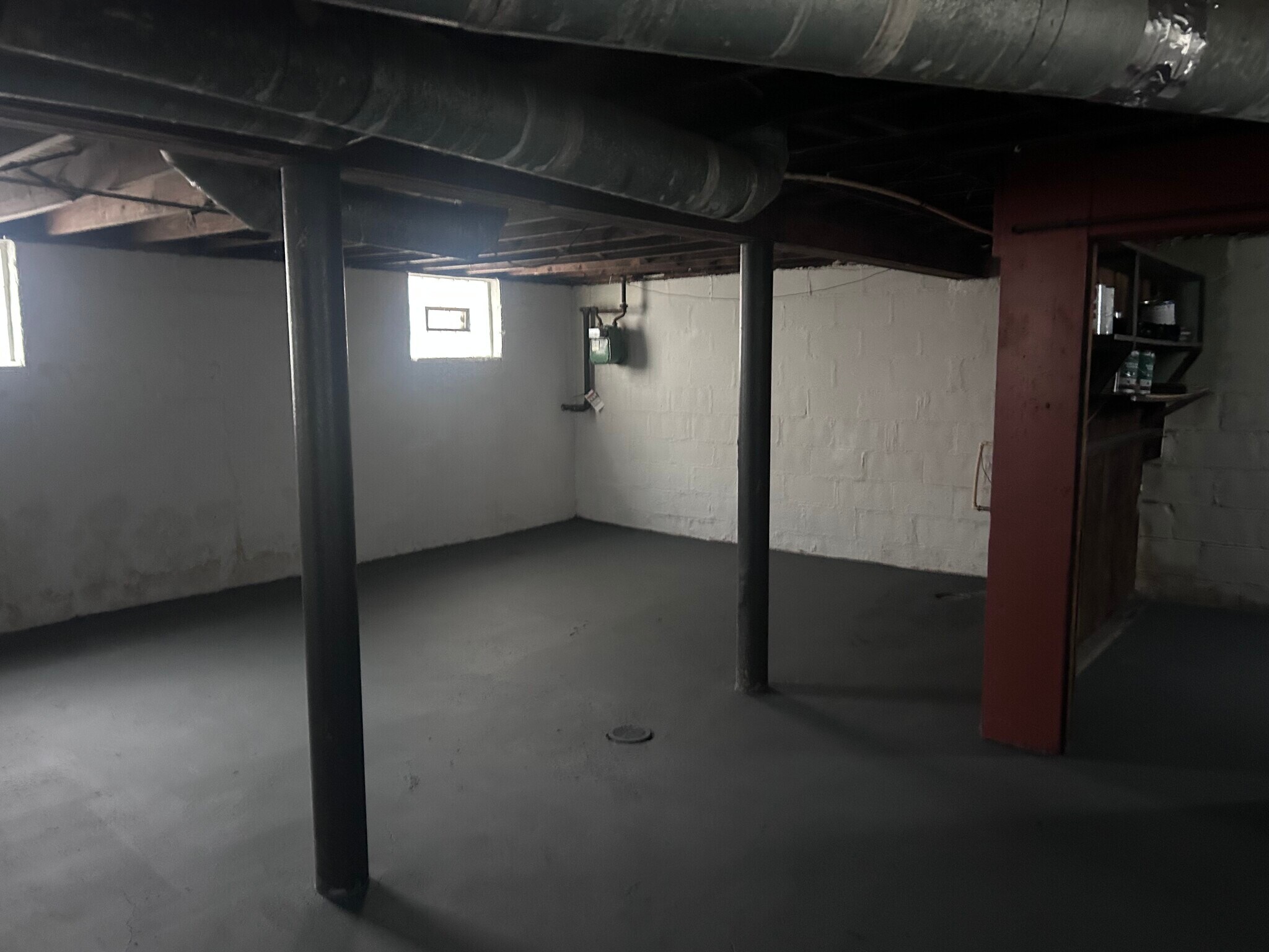 Building Photo - 9501 Rosewood Ave