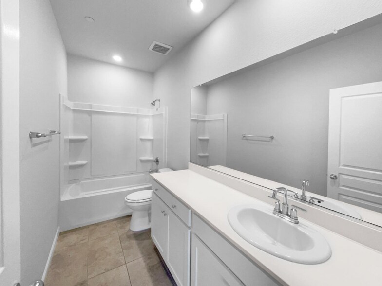 Building Photo - 8416 Tapies Way