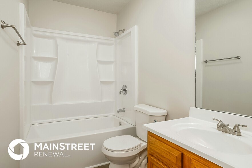 Building Photo - 114 Chriswood Ave