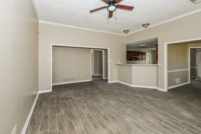 Building Photo - 7764 Shadow Glen Ln