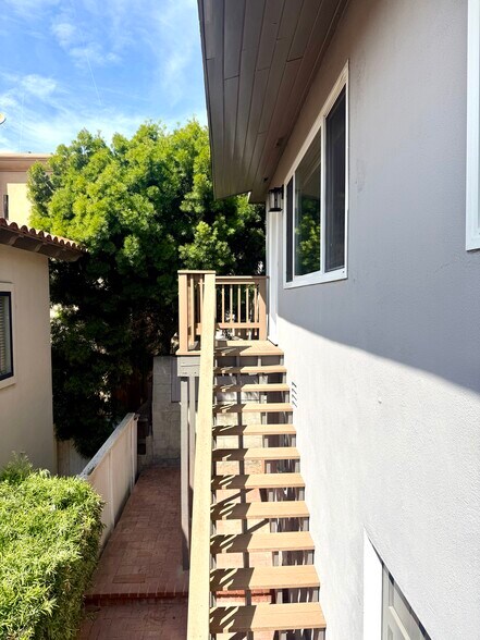 Front door - 701 9th St