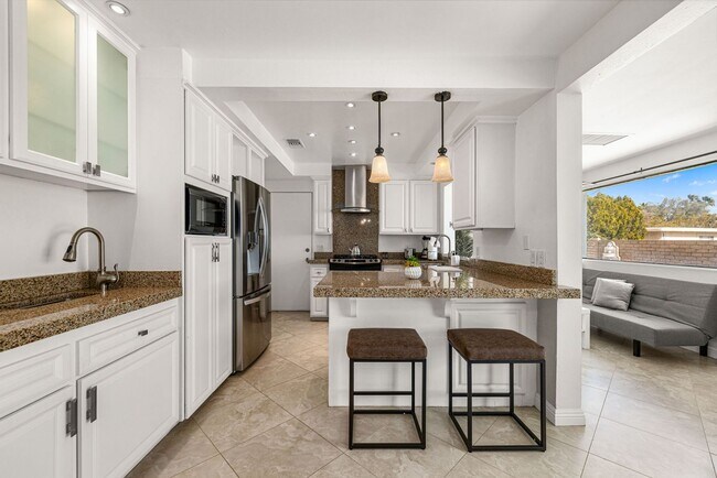 Building Photo - Sunnyside House with Pool in Palm Springs (Monthly Only - No Long Term)