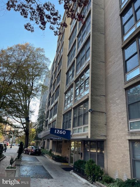 Building Photo - 1260 21st St NW