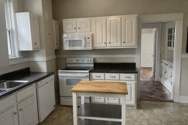 Building Photo - 2502 Blair Blvd