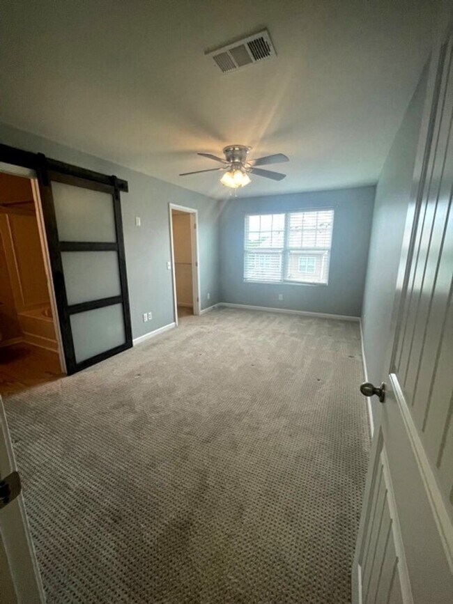 Building Photo - Mount Juliet 2 Bedroom 2.5 Bath Townhome N...