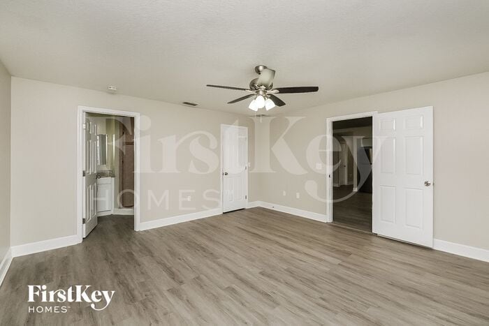 Building Photo - 5322 Plum Ave