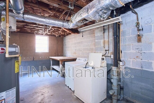 Building Photo - 826 Jefferson Ave