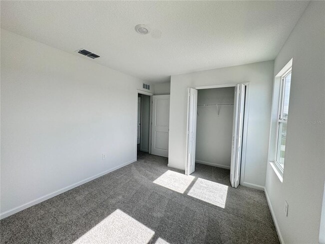 Building Photo - 1542 Jessica Blvd