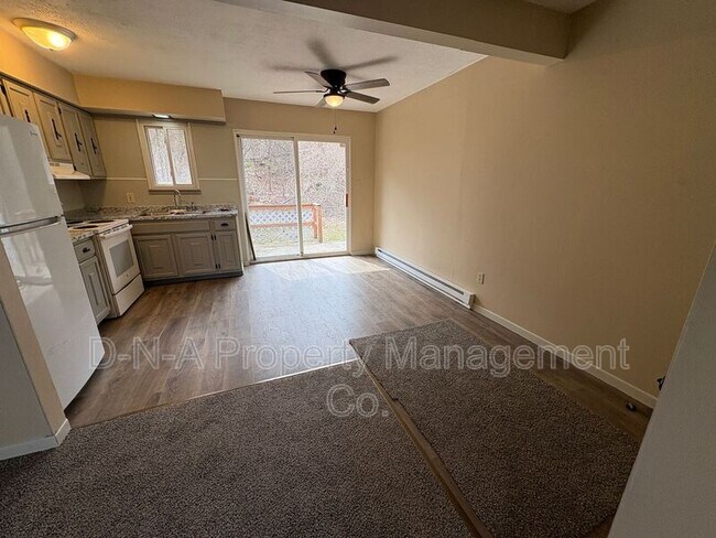 Building Photo - 219 Joy Glen