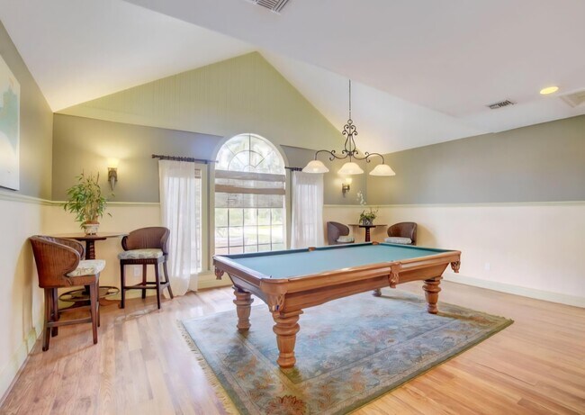 Building Photo - 1050 Crystal Way