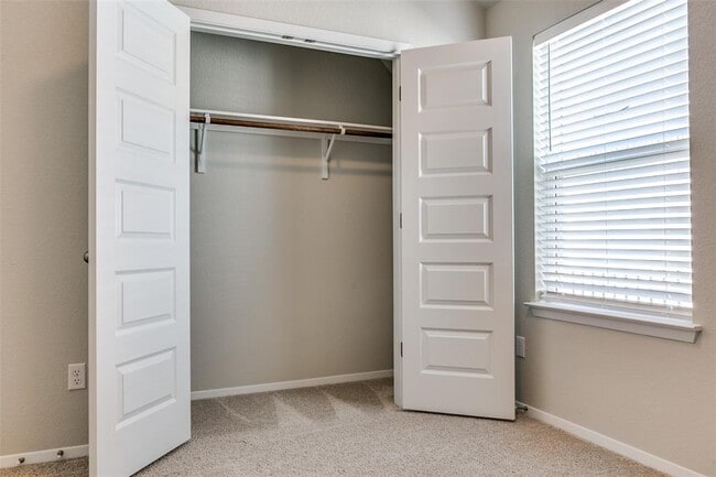 Building Photo - 2800 Joe Dimaggio Blvd