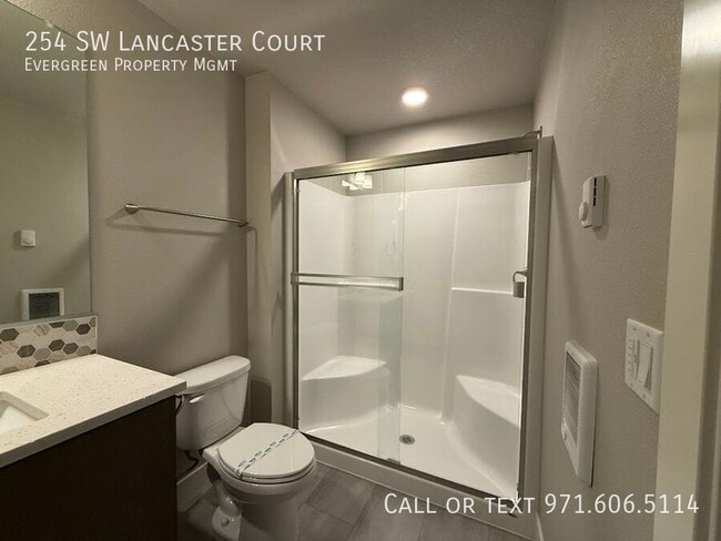 Building Photo - 254 SW Lancaster Ct