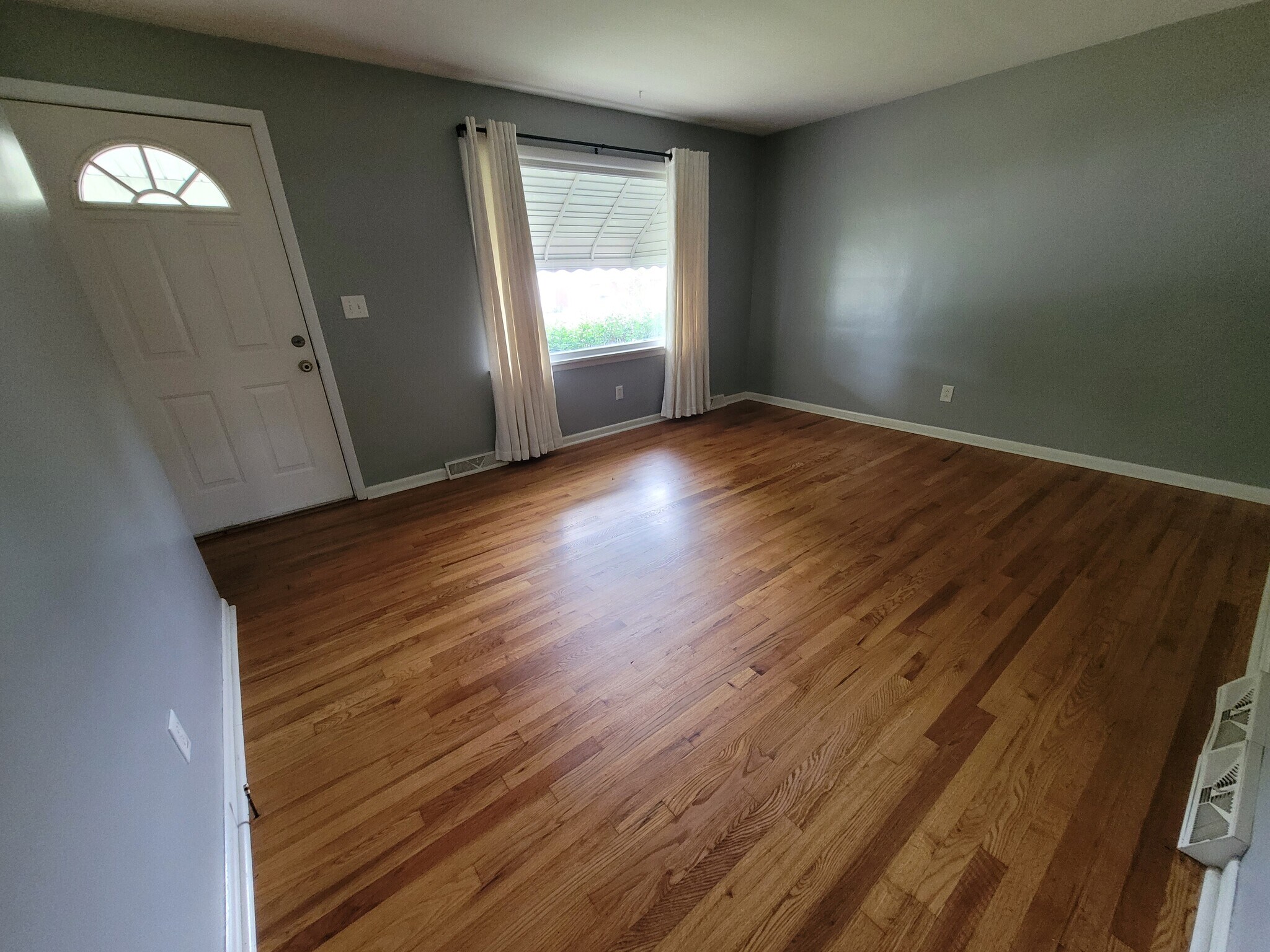 Livingroom - 338 Overlook Blvd