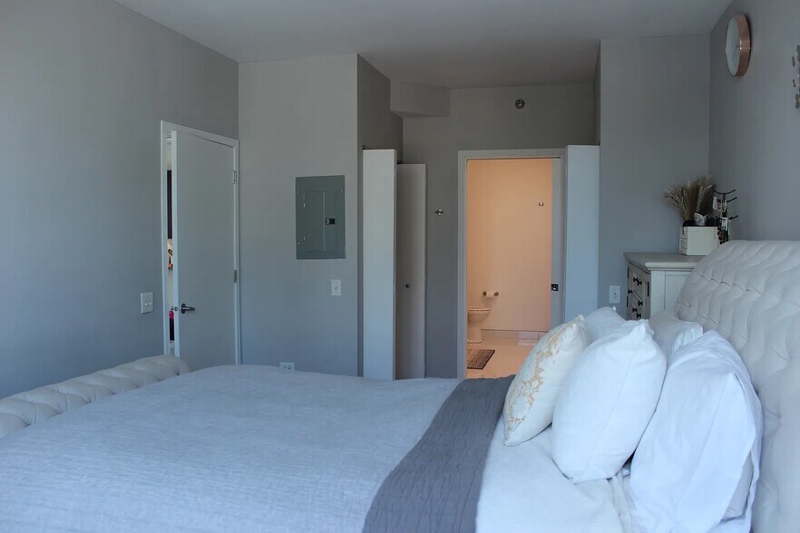 Building Photo - 757 N Orleans St