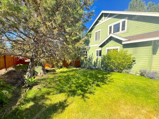 Building Photo - 4 BR Home in SE Bend with Canal Trail Access, Fenced Yard & Greenhouse