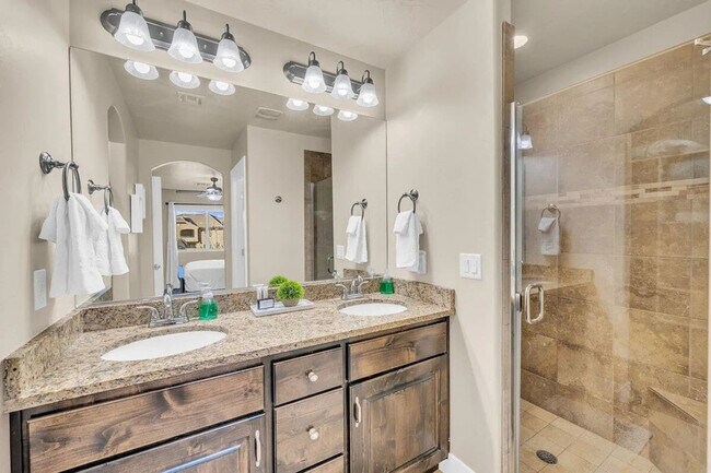 Building Photo - 4221 Torrey Pines Dr