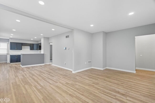 Building Photo - 13320 Jane Ave