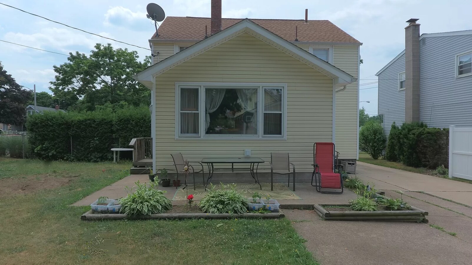 Building Photo - 2105 Eastlawn Pkwy