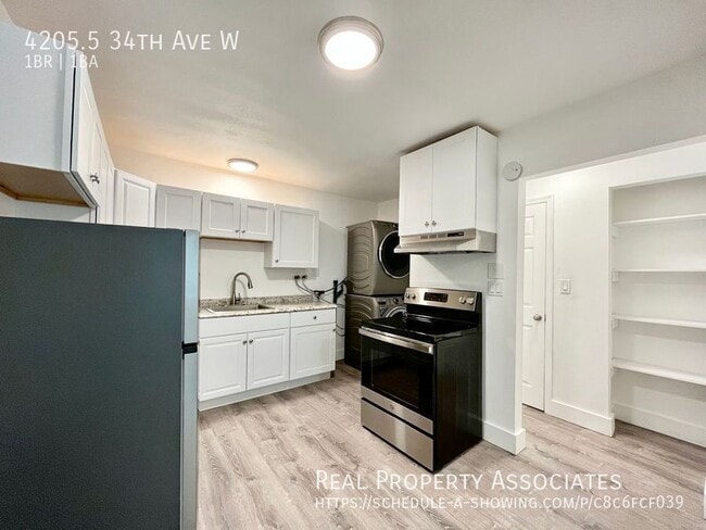 Building Photo - 4205.5 34th Ave W