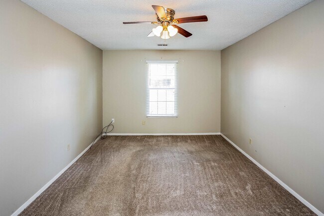 Building Photo - 5849 Hickory Greene Dr