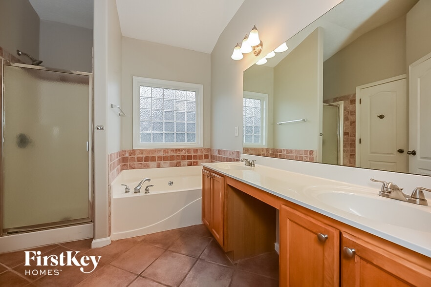 Building Photo - 9123 Alden Dr