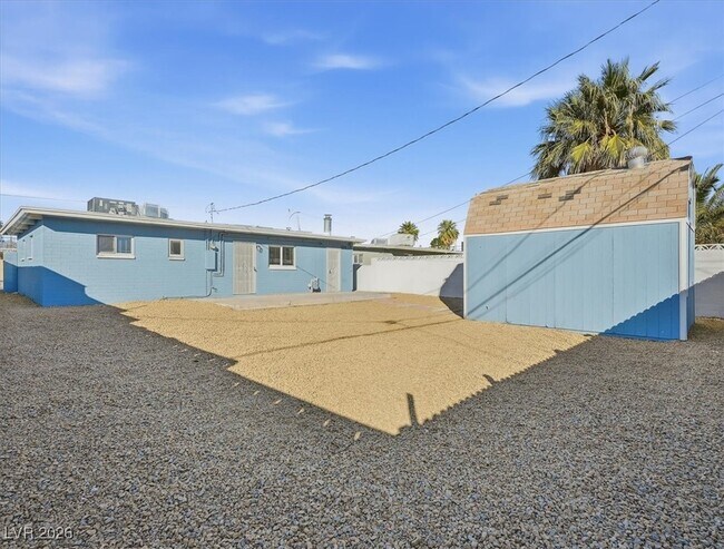 Building Photo - 604 Stanford St