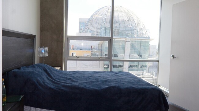 Building Photo - Downtown San Diego 1 bedroom 1 bath apartment For Rent