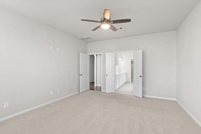 Building Photo - 29650 Kynndal Shore Dr