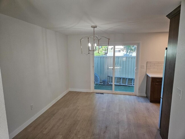 Building Photo - 5060 E Hinsdale Pl