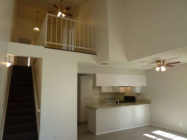 Building Photo - Stetson Townhomes