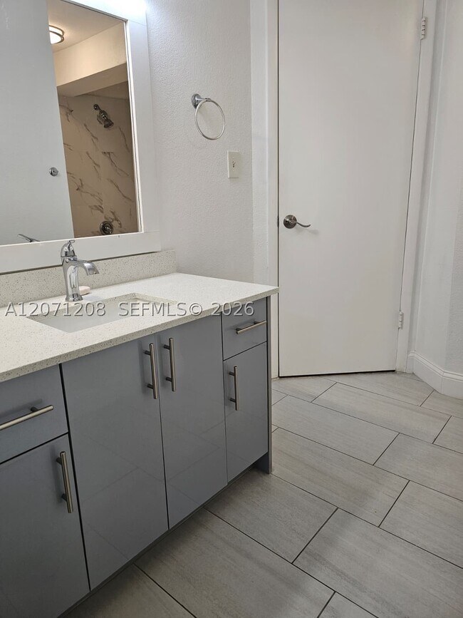 Building Photo - 10440 SW 156th Ct