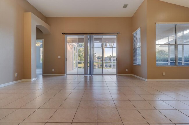 Building Photo - 10215 Evergreen Hill Dr