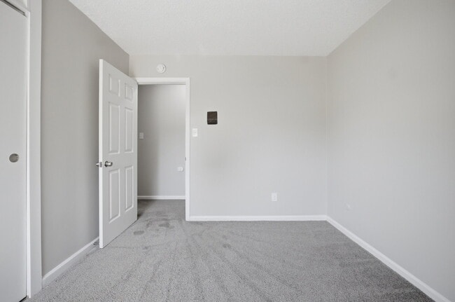 Building Photo - 3 BEDROOM RANCH HOME WITH GARAGE FOR RENT IN CENTRAL VIRGINIA BEACH!