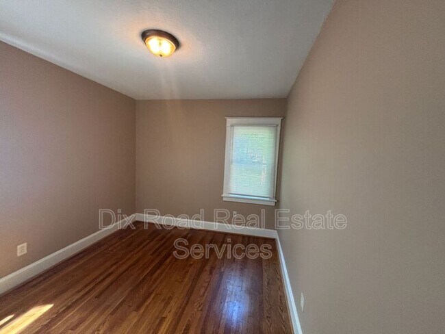 Building Photo - 424 Shafor St