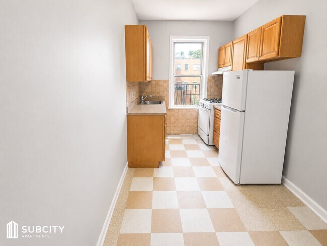 Building Photo - 383 Clifton Ave