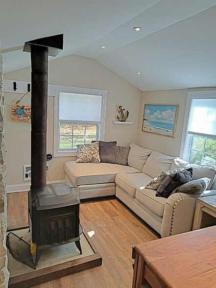 Building Photo - 14949 Hook Hollow Rd