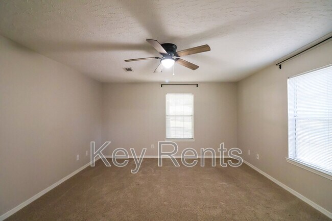 Building Photo - 9001 Thompson Dr