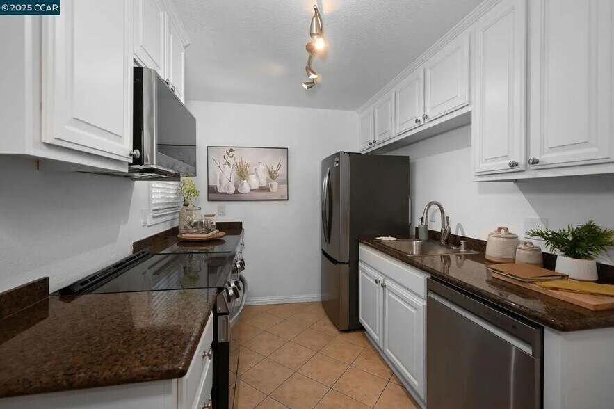 Building Photo - 1505 Kirker Pass Rd