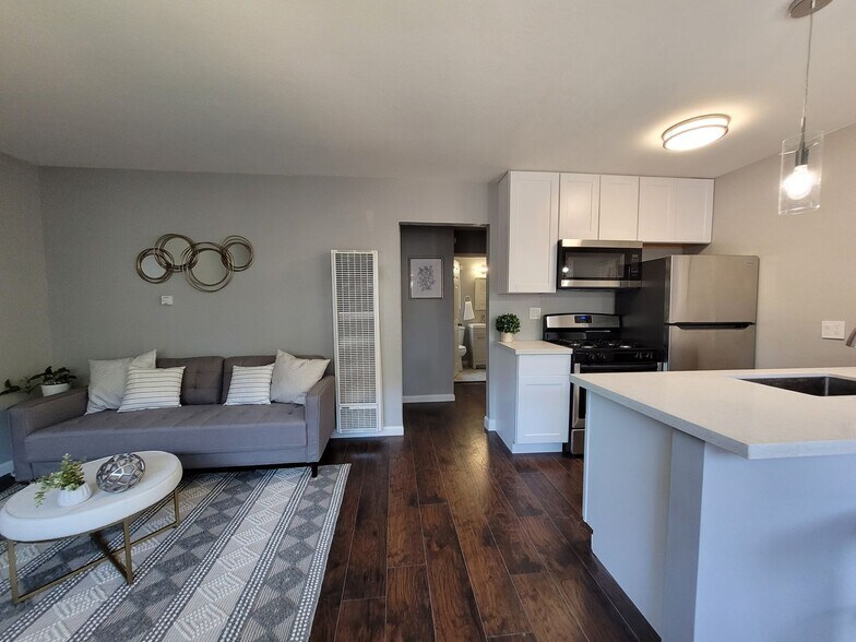 Building Photo - 2318 San Juan Ave