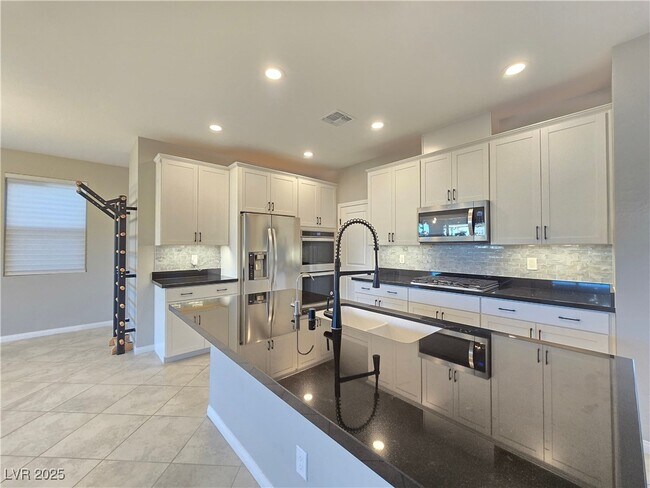 Building Photo - 4160 Elegant Chateau St