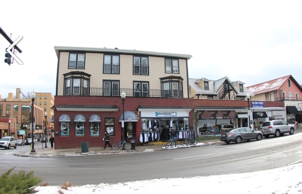 Building Photo - Homerella & Foster Apartments